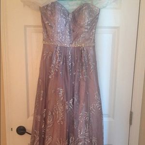 Woman’s gown size 10.